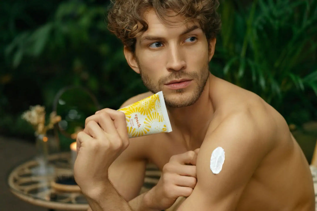 Gelbe und weiße Cerave-Sonnenschutzröhre mit Sonnenstrahl-Design