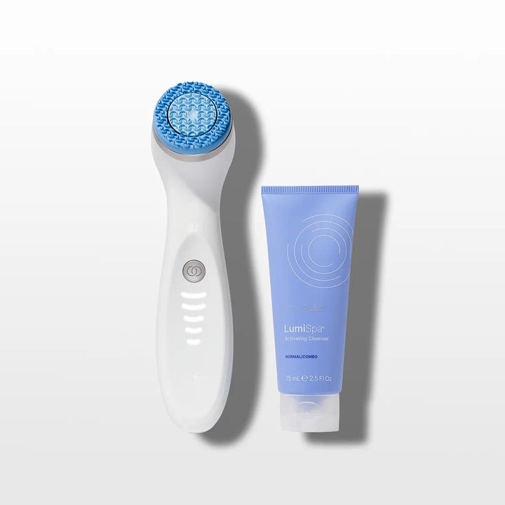 LumiSpa iO Cleansing Kit für normale bis Mischhaut: Gerät und Activating Cleanser in der blauen Tube